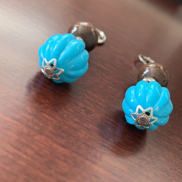 Dangling Beaded Earrings - Picture 5 of 5